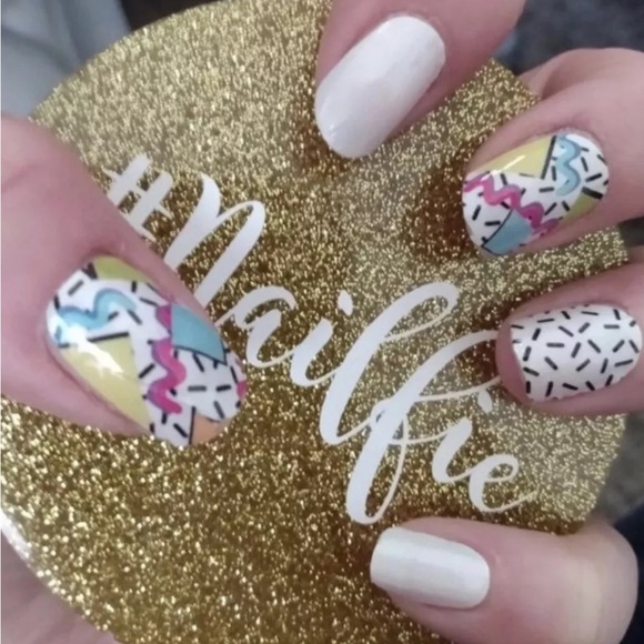 *Retired* Color Street: Totally Rad | 80s Retro White Black Squiggle Shapes Blue - Picture 6 of 14